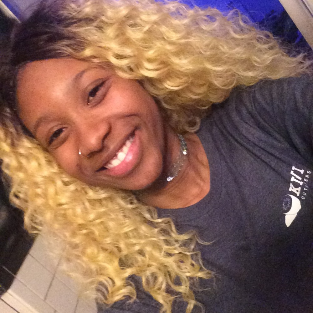 Meet your Posher, Domonisha